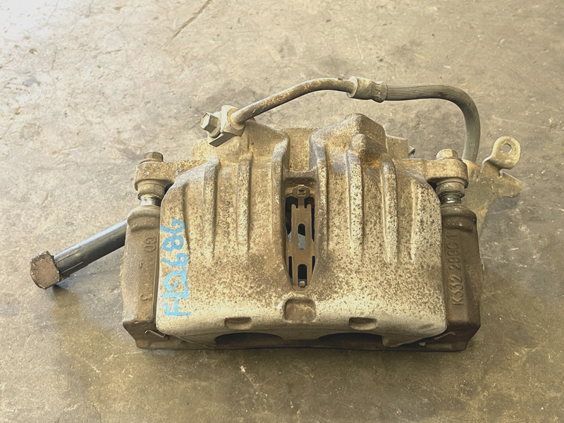 ⭐2003-2006 CHEVROLET SSR RWD FRONT LEFT DRIVER BRAKE CALIPER BRACKET OEM LOT2686