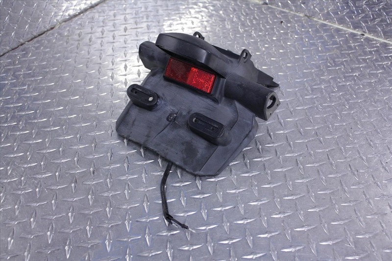 05 YAMAHA FZ6-S REAR LICENSE TAG BRACKET PANEL W/TAG LIGHT LAMP FZ600 FZ S