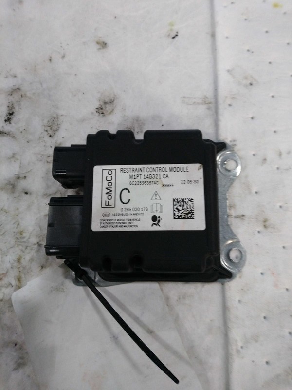 Used Air Bag Module fits: 2022 Lincoln Corsair Air Bag Grade A