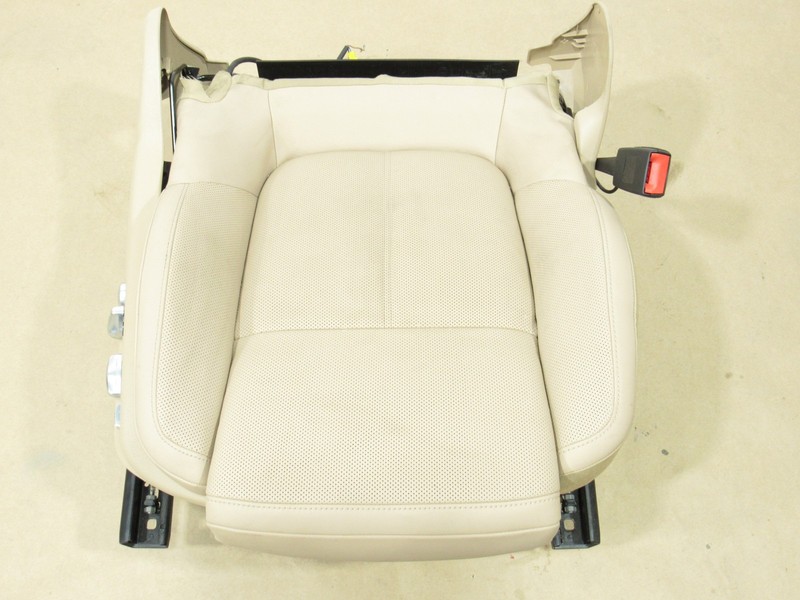 19-23 Porsche Macan 2023 Front Right Passenger Lower Seat W/ Track ;:O