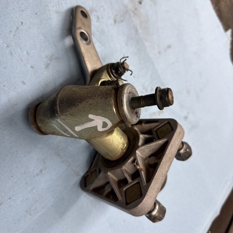 Yamaha G22 Golf Cart Front Right Passenger Side Spindle And Wheel Hub