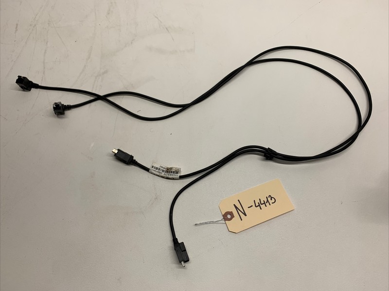 TESLA MODEL S CONSOLE CABLES USB MCU TO FEMALE CONNECTOR 1004815-07-B 4413 B35