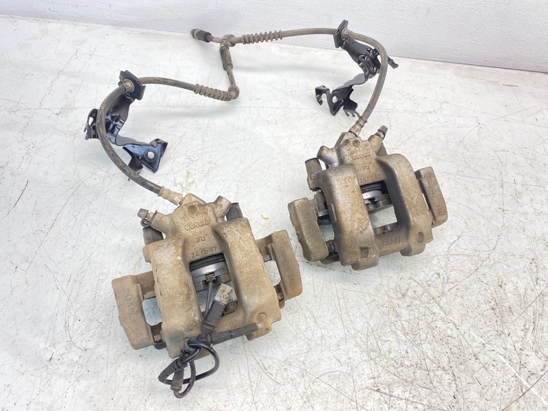 12-21 BMW F30 F32 F36 328 330 428 430 Front Brake Caliper Housing Shoe Set! OEM✅