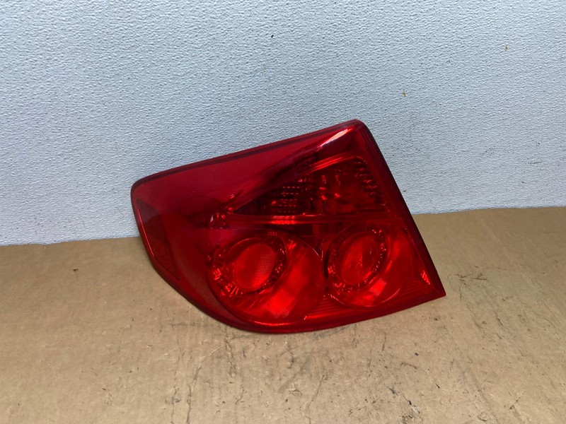 2005 to 2006 Infiniti G35 Left Driver Lh Side Tail Light OEM AD1397 LK