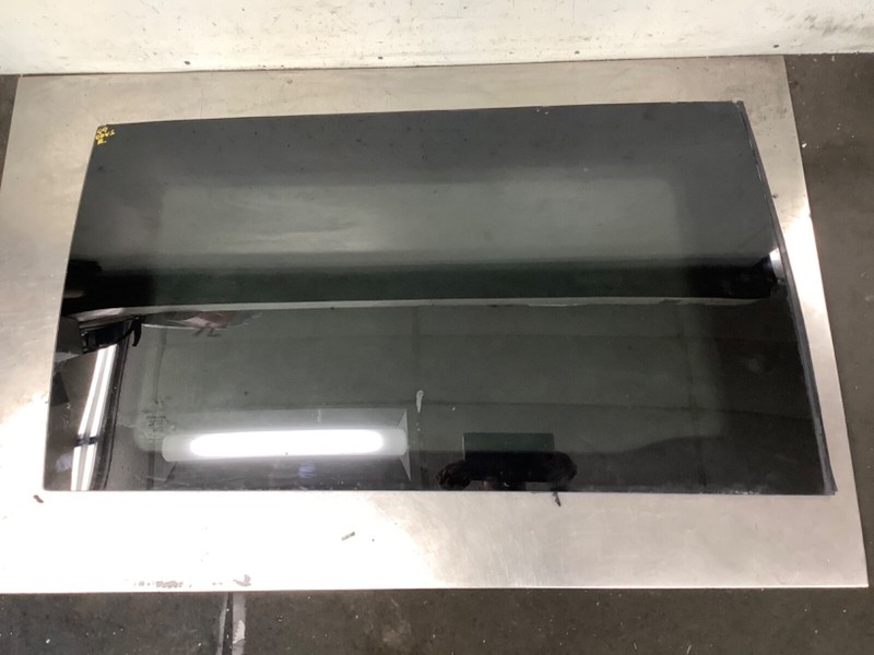 99-04 Odyssey Passenger Right rear sliding door glass window w molding used OEM