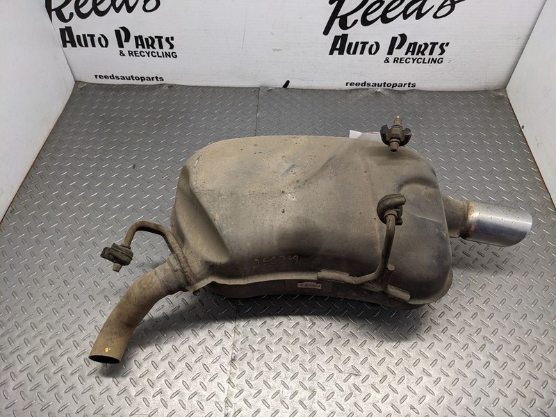 12-19 DODGE JOURNEY FWD 3.6L REAR RIGHT RESONATOR & TAILPIPE MUFFLER 1162586