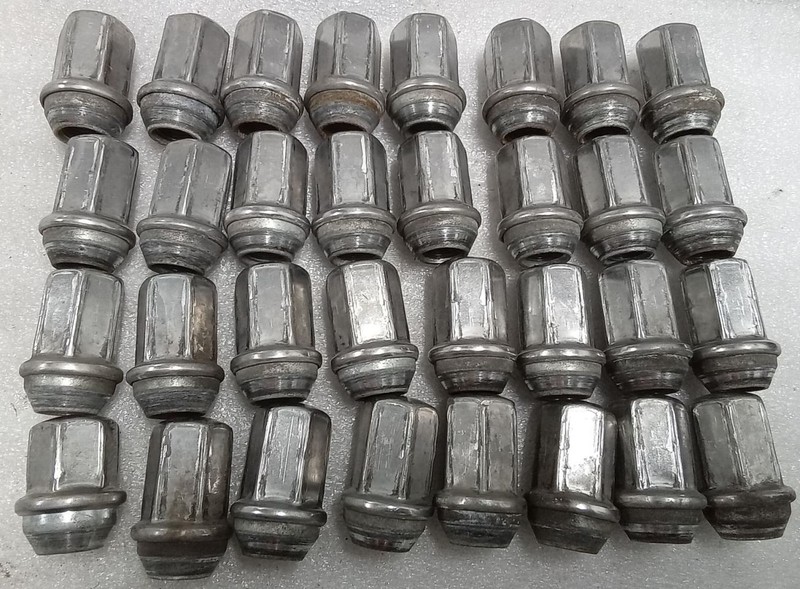 2009-2023 Chevrolet Silverado Alloy Wheel Lug Nuts Set of 32 OEM 9596070