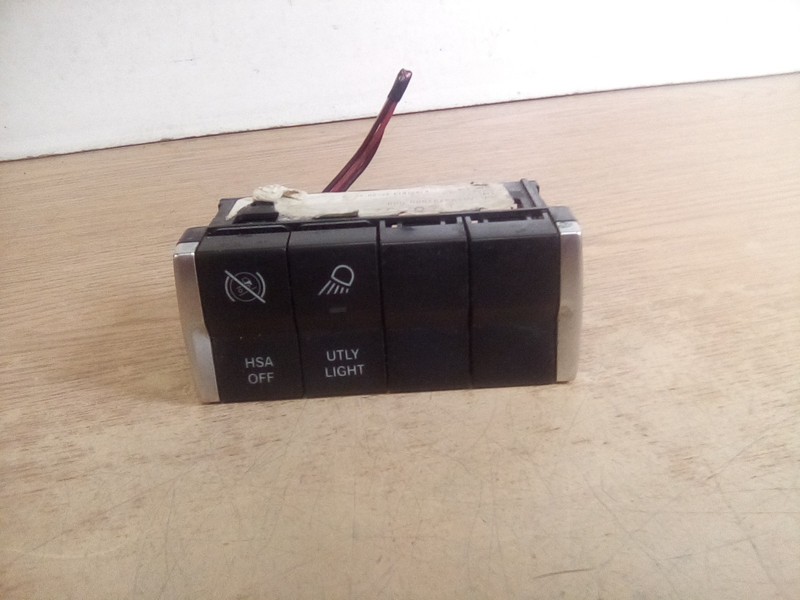 Freightliner A06-90732-001 Rocker Switch Panel