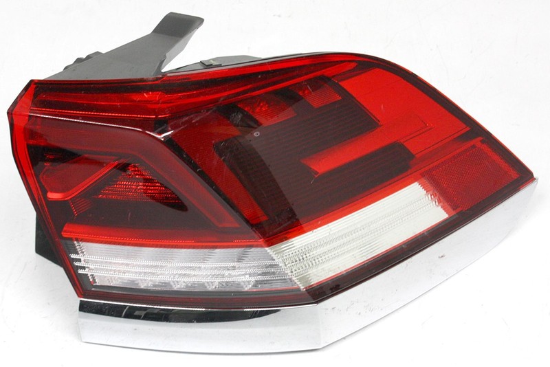 OEM Right Passenger Side Tail Lamp For Volkswagen Atlas Cross Sport 3CM-945-208
