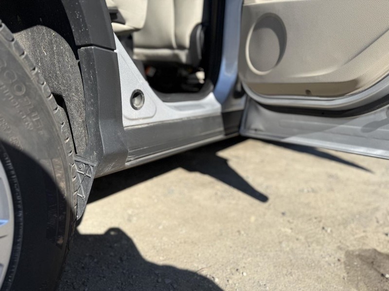 2017-2019 Ford Escape Right Passenger Side Rocker Moulding Silver