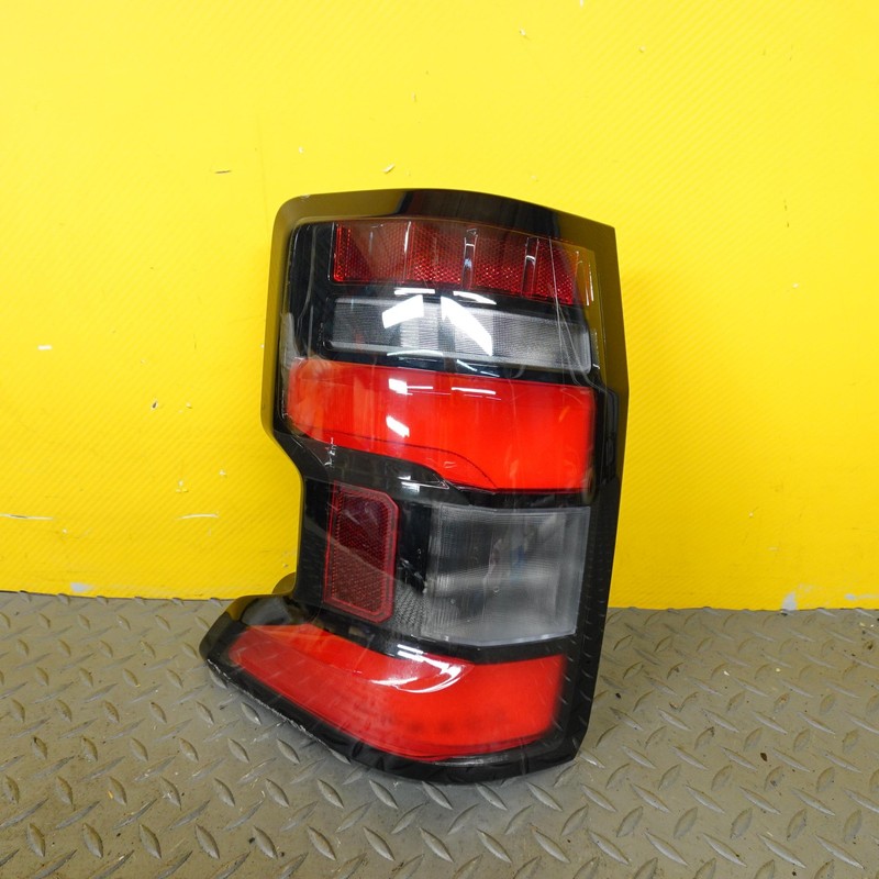 2024 NISSAN FRONTIER LED TAIL LIGHT RIGHT SIDE TAILLIGHT 26550-9BU1B SCRATCHES