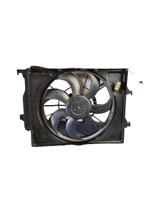 2020-2024 Hyundai Venue Engine Radiator Cooling Fan Shroud & Motor FWD 39k OEM