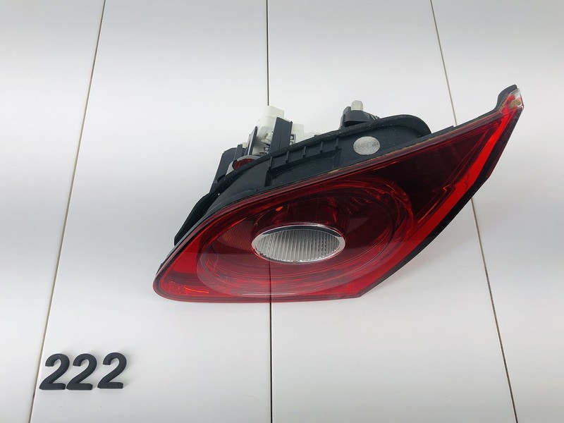 09-12 VOLKSWAGEN CC REAR RIGHT PASSENGER SIDE INNER TAIL LIGHT BRAKE LAMP OEM