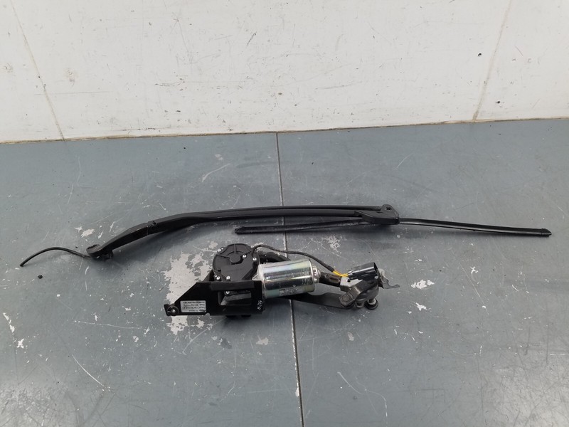 2015 McLaren 650S Spider Windshield Wiper Motor / Arms #4100 X2