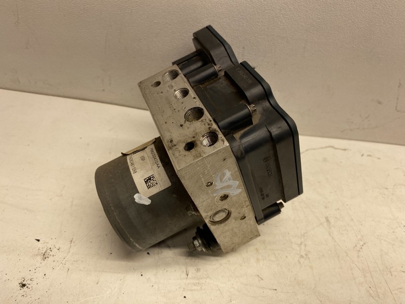 2015-2017 CHRYSLER 200 2.4L FWD ABS BRAKE ANTI LOCK BRAKE PUMP MODULE ASSEMBLY