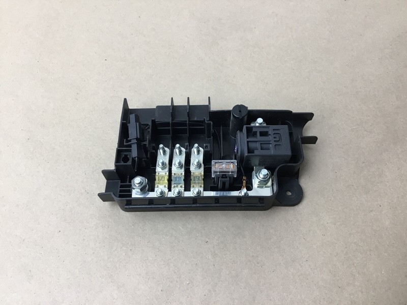 Audi R8 2011 Battery Fuse Relay Junction Box 08-12 :O