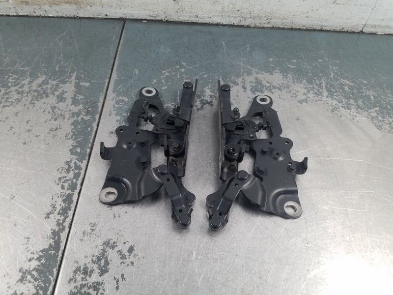 2013 BMW M5 F10 Hood Hinges #6234 Q1