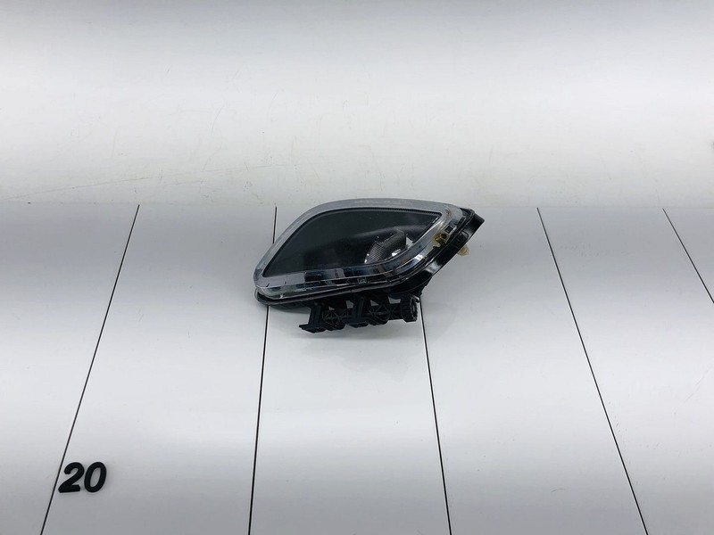 09-11 HYUNDAI GENESIS FRONT LEFT DRIVER SIDE BUMPER FOG LIGHT LAMP OEM