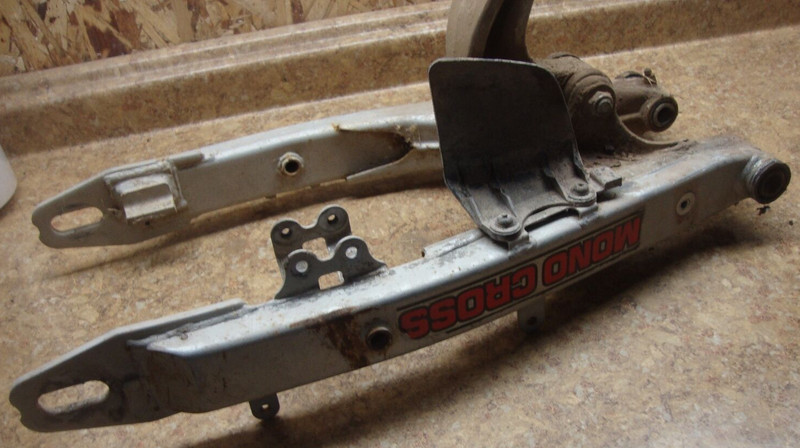 1984 Yamaha Dirt Bike XT250 XT 250 Rear Swingarm Swivel Arm Pivot Swing Shock