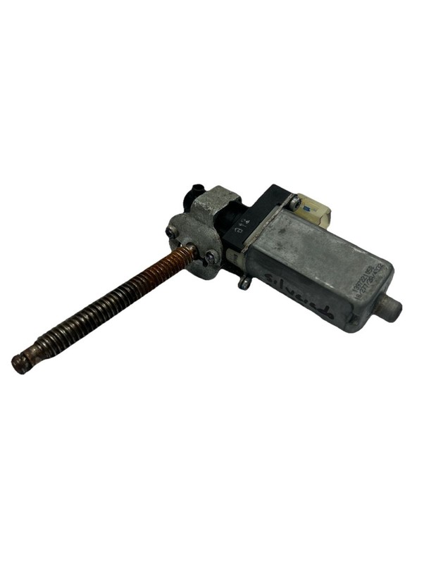 Chevrolet Silverado 1500 seat adjust motor 2019 front left or right OEM 5464703