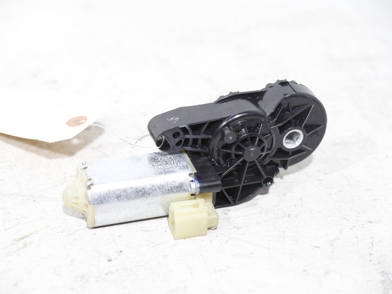 17-23 Model 3 Y Front Left or Right Seat Recline Recliner Motor 1079773-00-B OEM