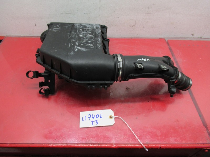 09-12 BMW F01 7 SERIES 3.0L ENGINE AIR INTAKE CLEANER BOX W TUBE LINE OEM