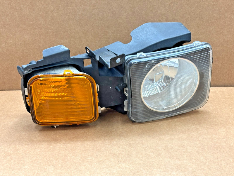 2006-2010 Hummer H3 Passenger Right Side Complete Halogen Headlight 1575 OEM