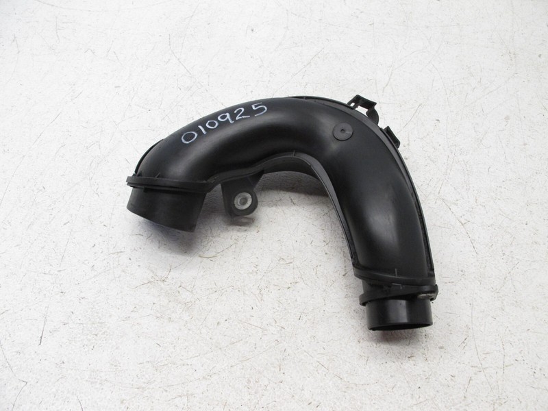 13-14 BMW E70 X5 3.0 ENGINE INTAKE AIR HOSE TUBE PIPE LOWER OEM 010925
