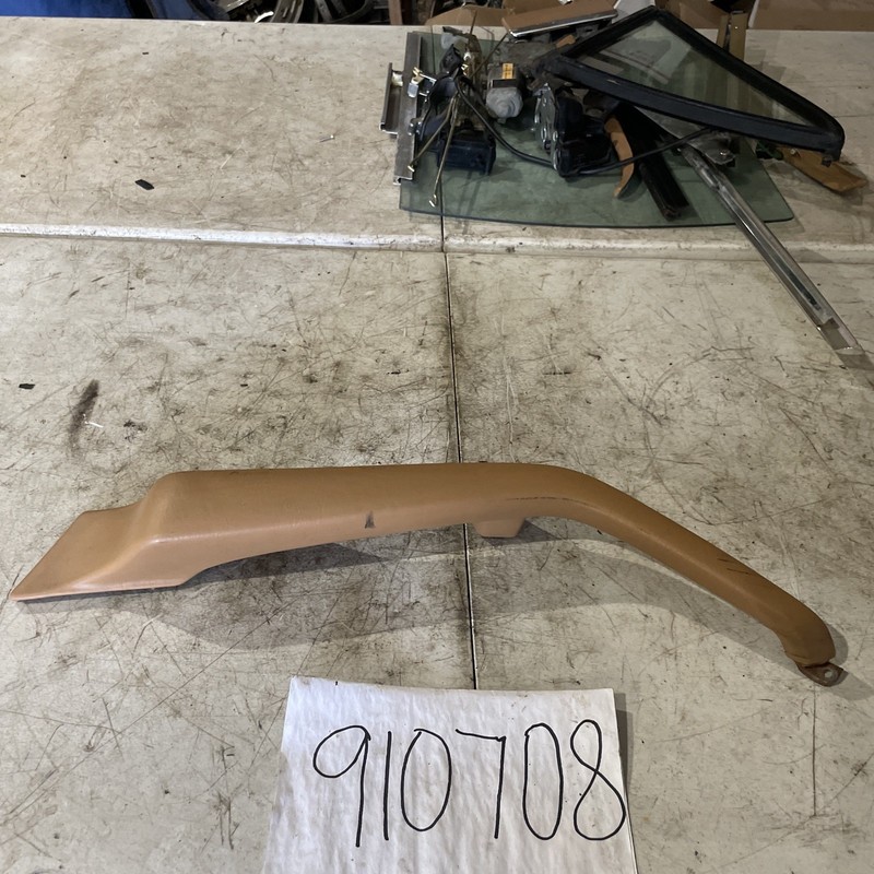 86-91 MERCEDES W126 560SEL 420SEL 400SE Rear RIGHT DOOR PANEL HANDLEARM REST
