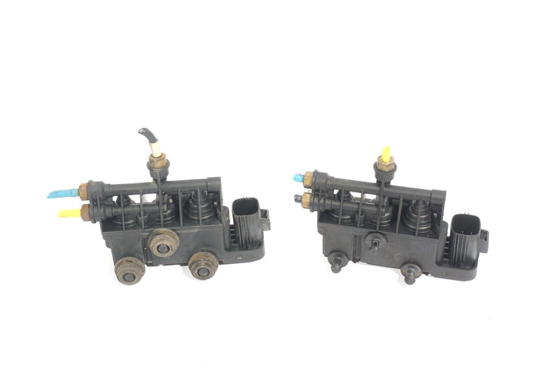 2006 - 2009 RANGE ROVER SUPERCHARGED AIR SUSPENSION CONTROL VALVE OEM SET OF 2