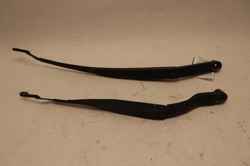 2013-2019 CADILLAC XTS FRONT LEFT & RIGHT WINDSHIELD WIPER ARM PAIR OEM
