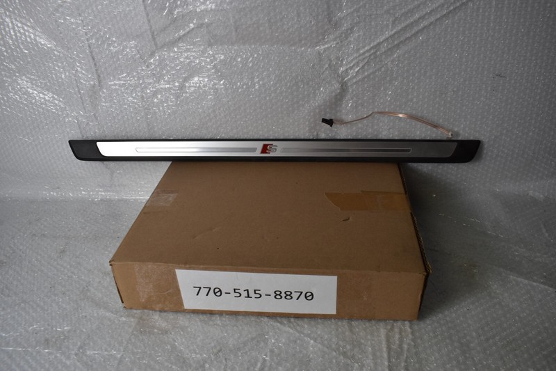AUDI S5 PRESTIGE SCUFF PLATE RIGHT SIDE 2018-2024 OEM 8W6 947 418 A