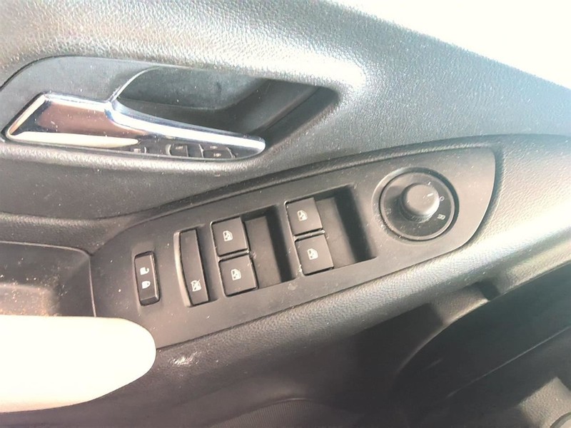 Driver Front Door Switch Driver's Lock Fits 17-22 TRAX 1730408