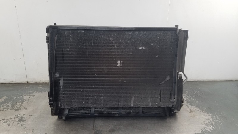 2003 03 04 Mercury Marauder Radiator / Fan / Condenser Assembly #6832 D6