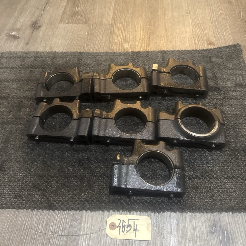 VolvoENGINE CAMSHAFT BEARING CAP SET ( Set of 7 ) OEM P/N: 7729