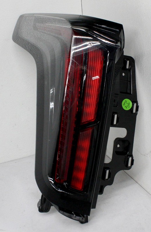 OEM Left Driver Side LED Tail Lamp For Cadillac XT6 Sport 84774499