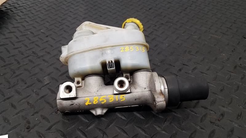 97-00 Chevrolet Town Country FWD Brake Master Cylinder W/ Traction OEM 04721321