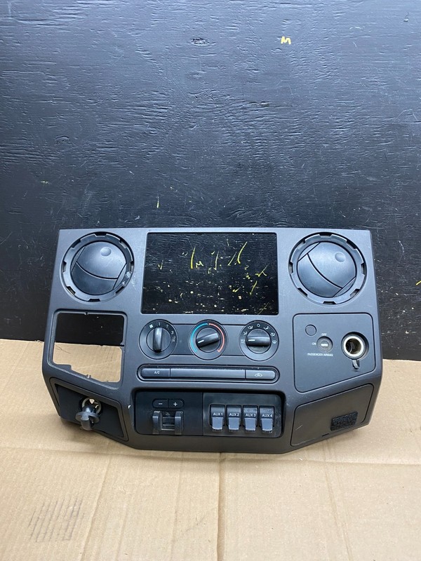 2008-2010 Ford F250 F350 Radio Climate Control Radio Dash Bezel Panel AA4454 DG