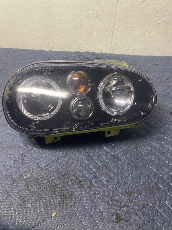 2000 Volkswagen Golf 2 Door VR6 Right Headlight OEM