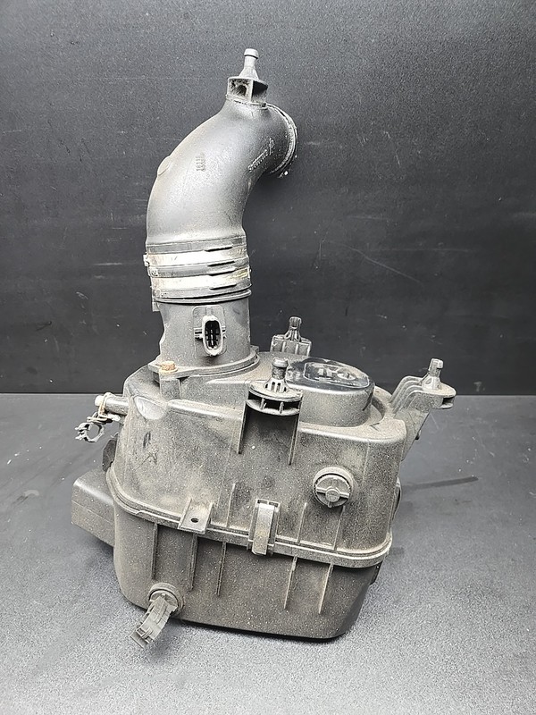 2014-2020 MASERATI GHIBLI 3.0L ENGINE RIGHT AIR CLEANER HOUSING FILTER BOX OEM