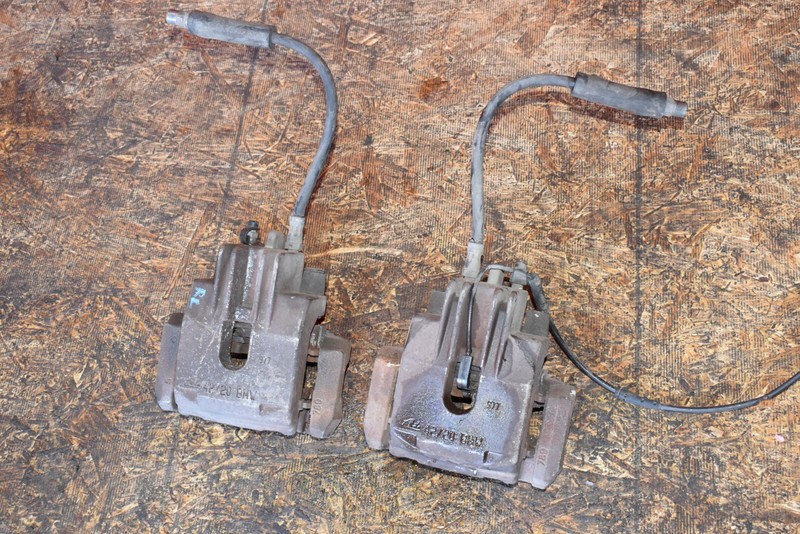 2004-2010 BMW E60 525 528 530 RWD Rear Left & Right Brake Caliper Pair SetOEM
