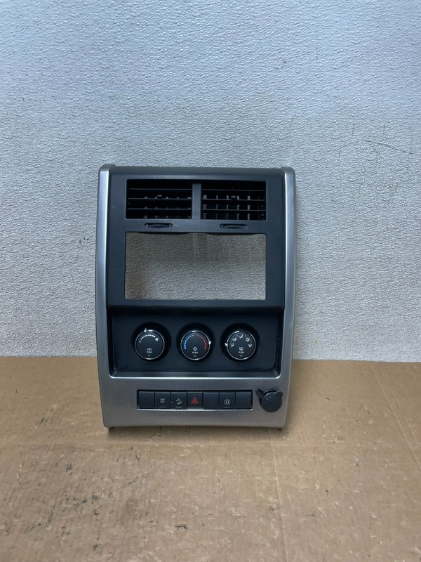 2008 to 2012 Jeep Liberty Dash Climate Temperature Control Radio Bezel V5050 DG