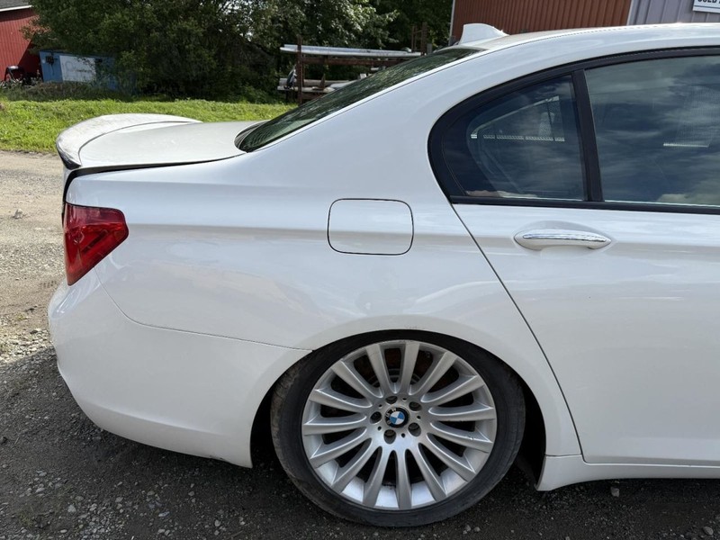 2009-2015 BMW 750i Right Passenger Side Quarter Panel White