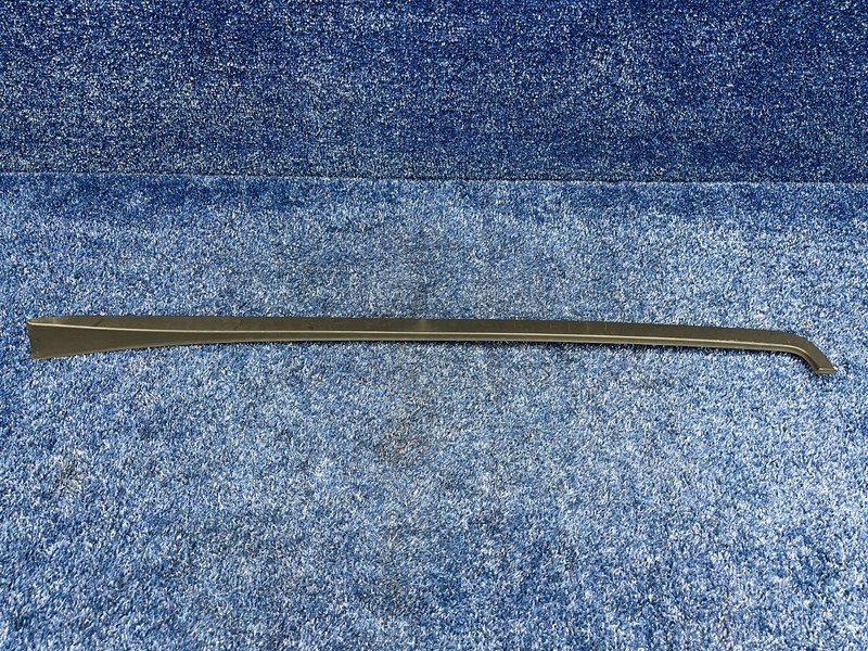 2016-2019 Buick Cascada front right outer window belt molding trim OEM 13369101