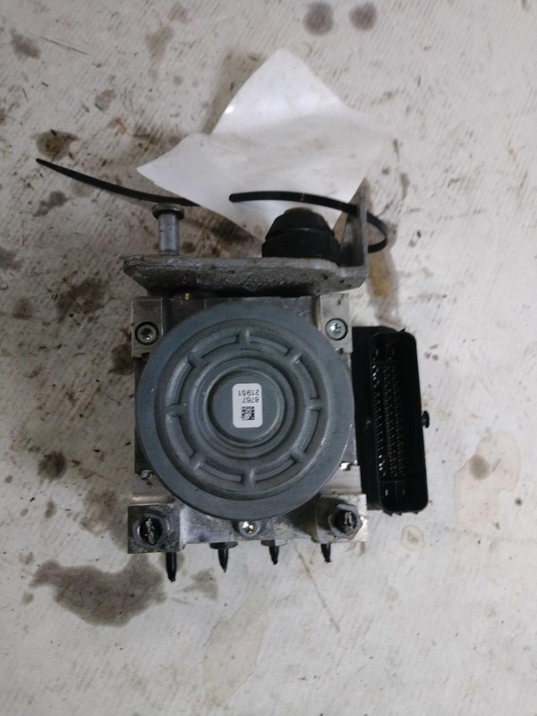 2016 MERCEDES-BENZ GLC-CLASS ABS Hydraulic Assembly OEM 119k Miles White