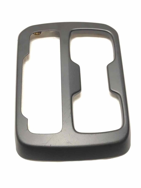 2022 Colorado Front Console Cup Holder Shifter Trim Part# 23121763