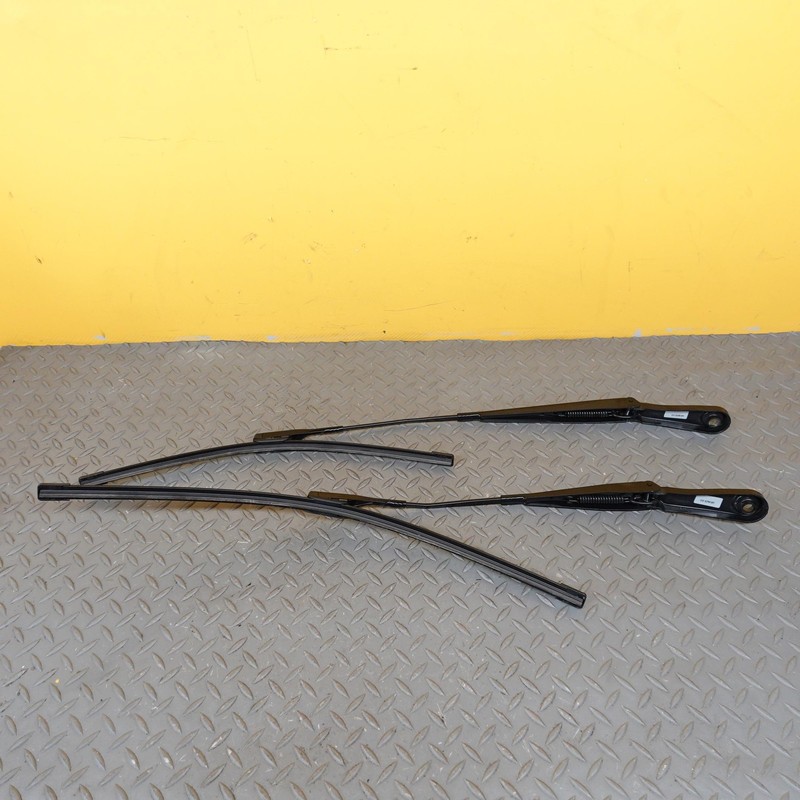2024-2026 BMW X2 U10 RIGHT & LEFT SIDE WINDSHIELD WIPER ARM SET OEM