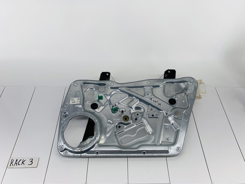 17-18 VOLKSWAGEN TIGUAN LIMITED FRONT RIGHT SIDE WINDOW REGULATOR & CARRIER OEM