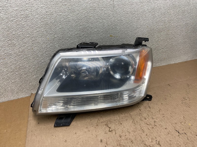 2006 to 2013 Suzuki Grand Vitara Left Driver LH Side Headlight Z6501 DW