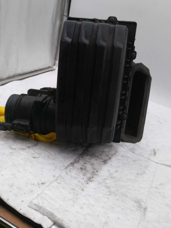 2018 Volkswagen Atlas Air Cleaner Assembly OEM 3.6L Used 125k Miles
